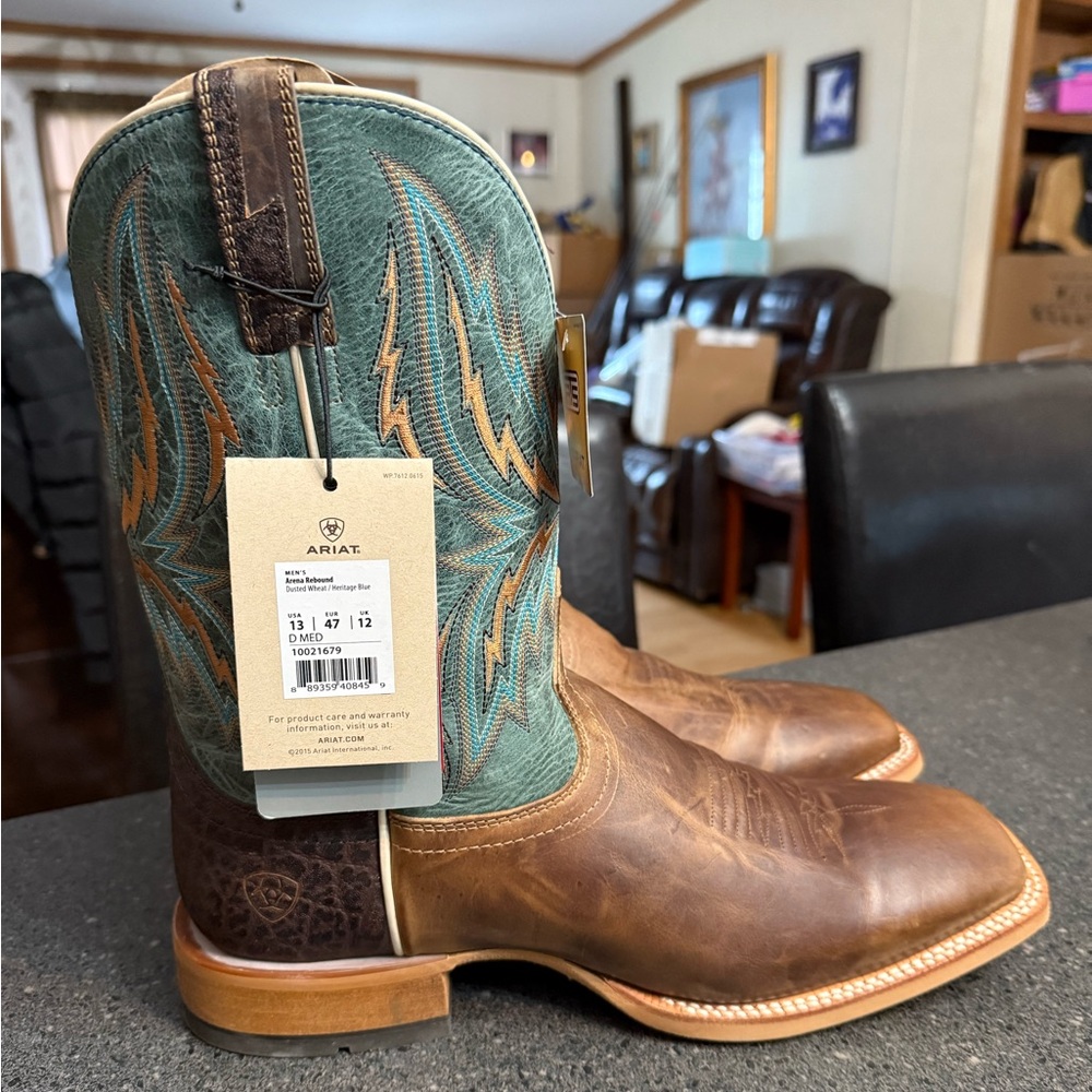 Ariat Rebound Western Cowboy Boots size 13D Mens. New/Floor Model.